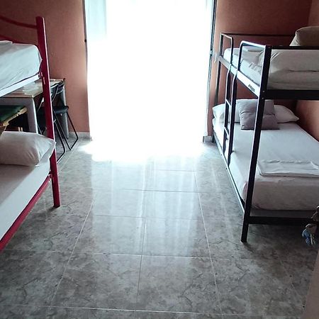 La Maestranza Apartment Rooms Sevilha Exterior foto